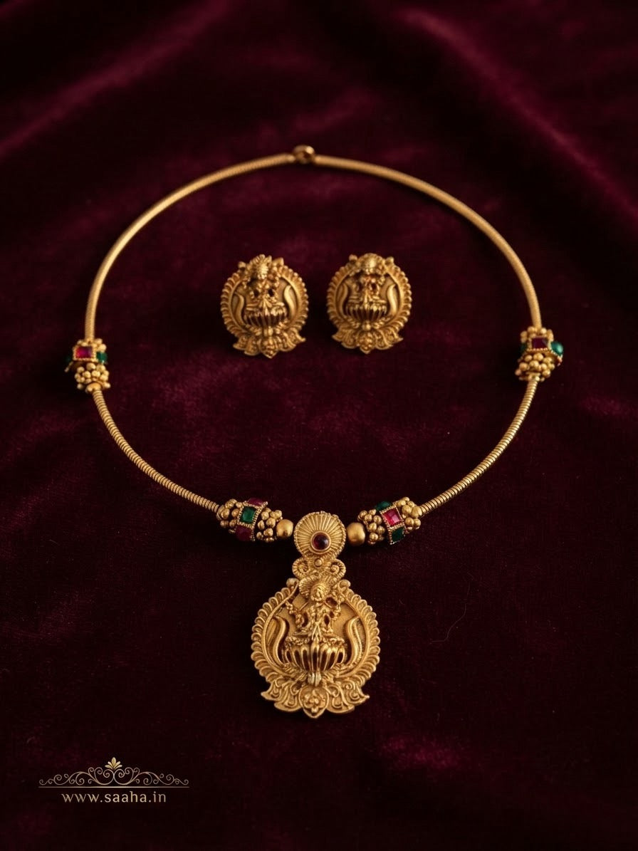 Lakshmi Pendant Hasli