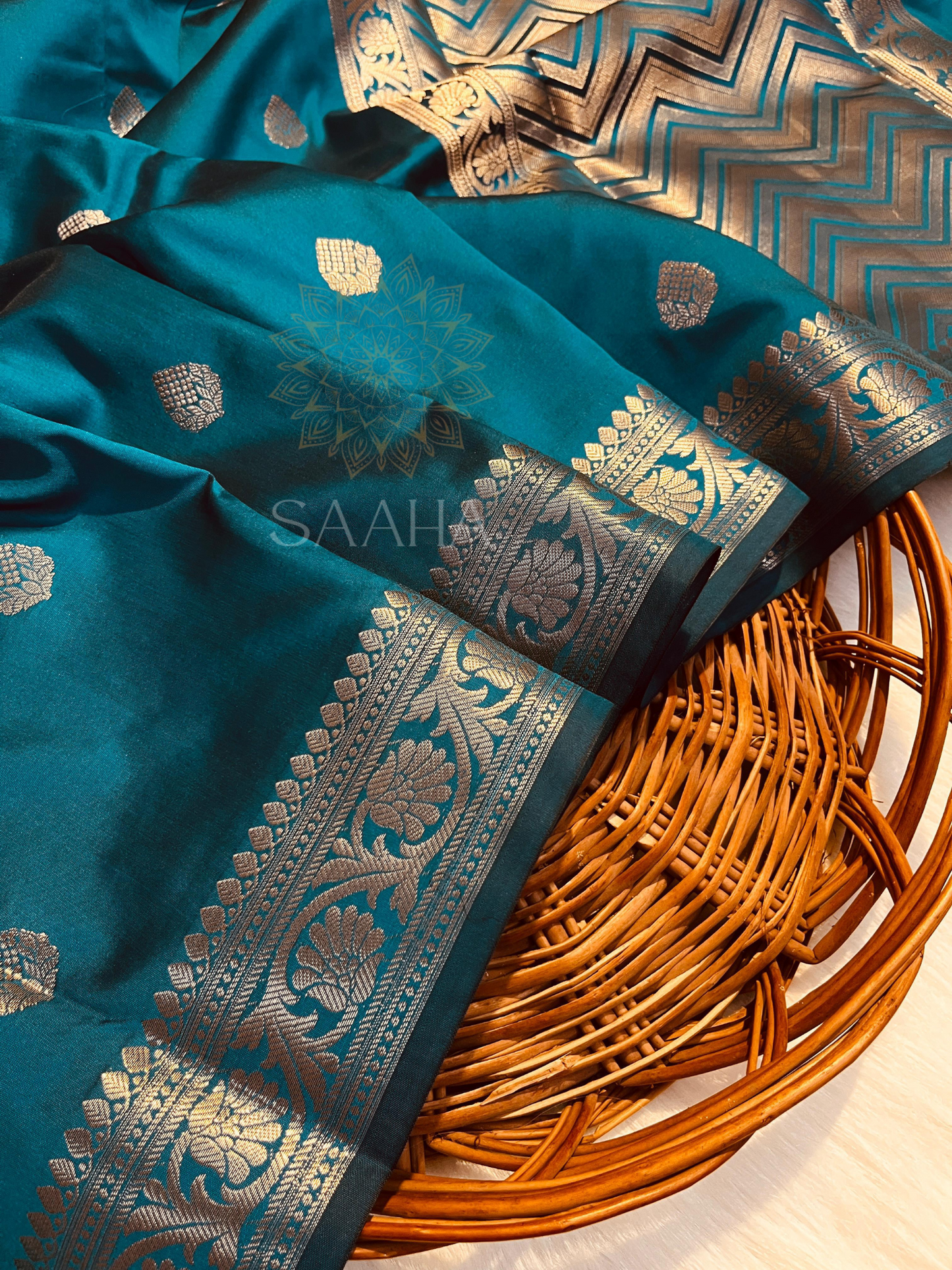 Mayuri Tarang_Banarasi Silk Saree