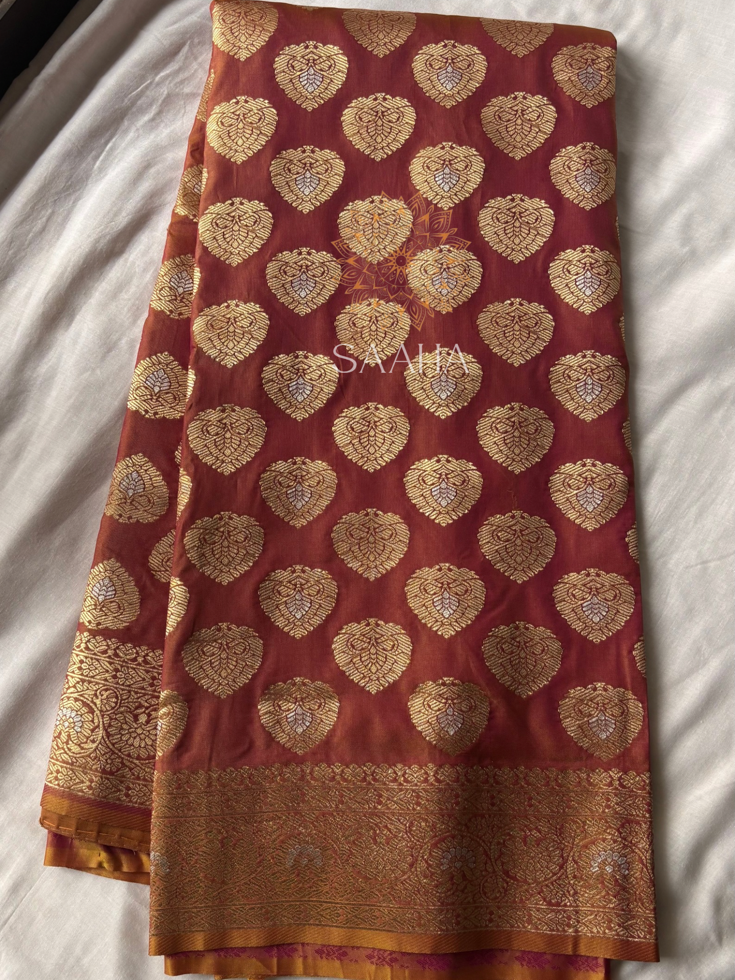 KOMOLIKA_Dual Tone Blended Banarasi Silk Saree