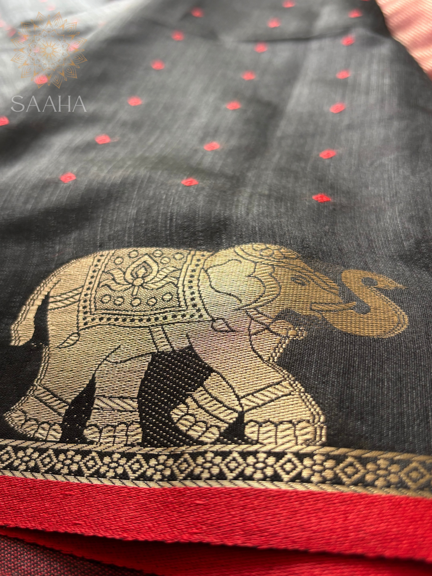 Gajagamini_Semi Raw Silk Saree with Antique Zari Woven Border