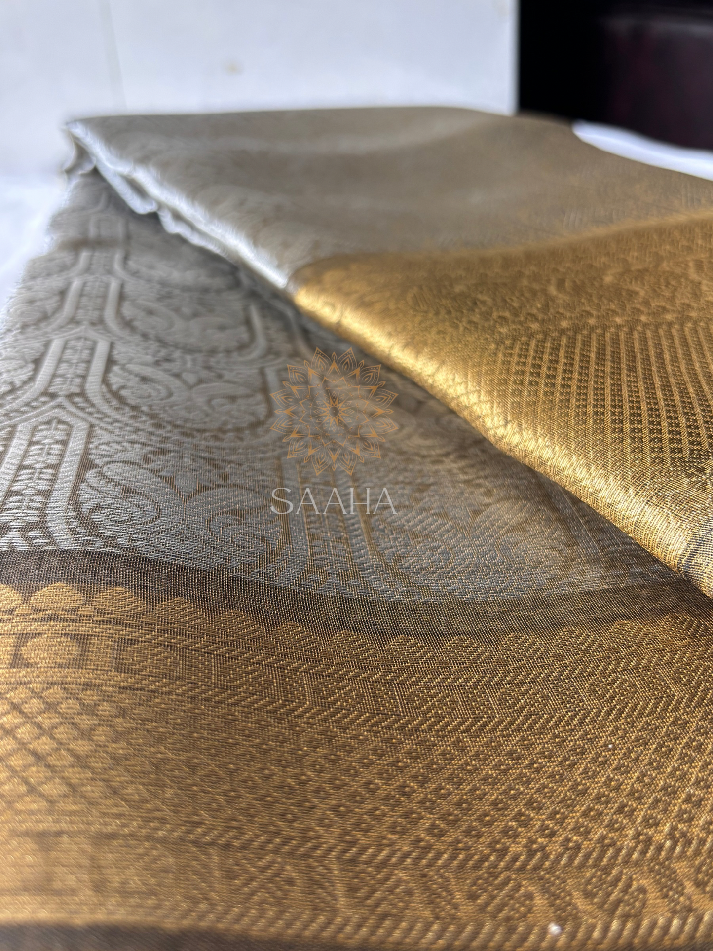 Antique Gold Serenity_Kanjeevaram Tissue Semi Silk Saree