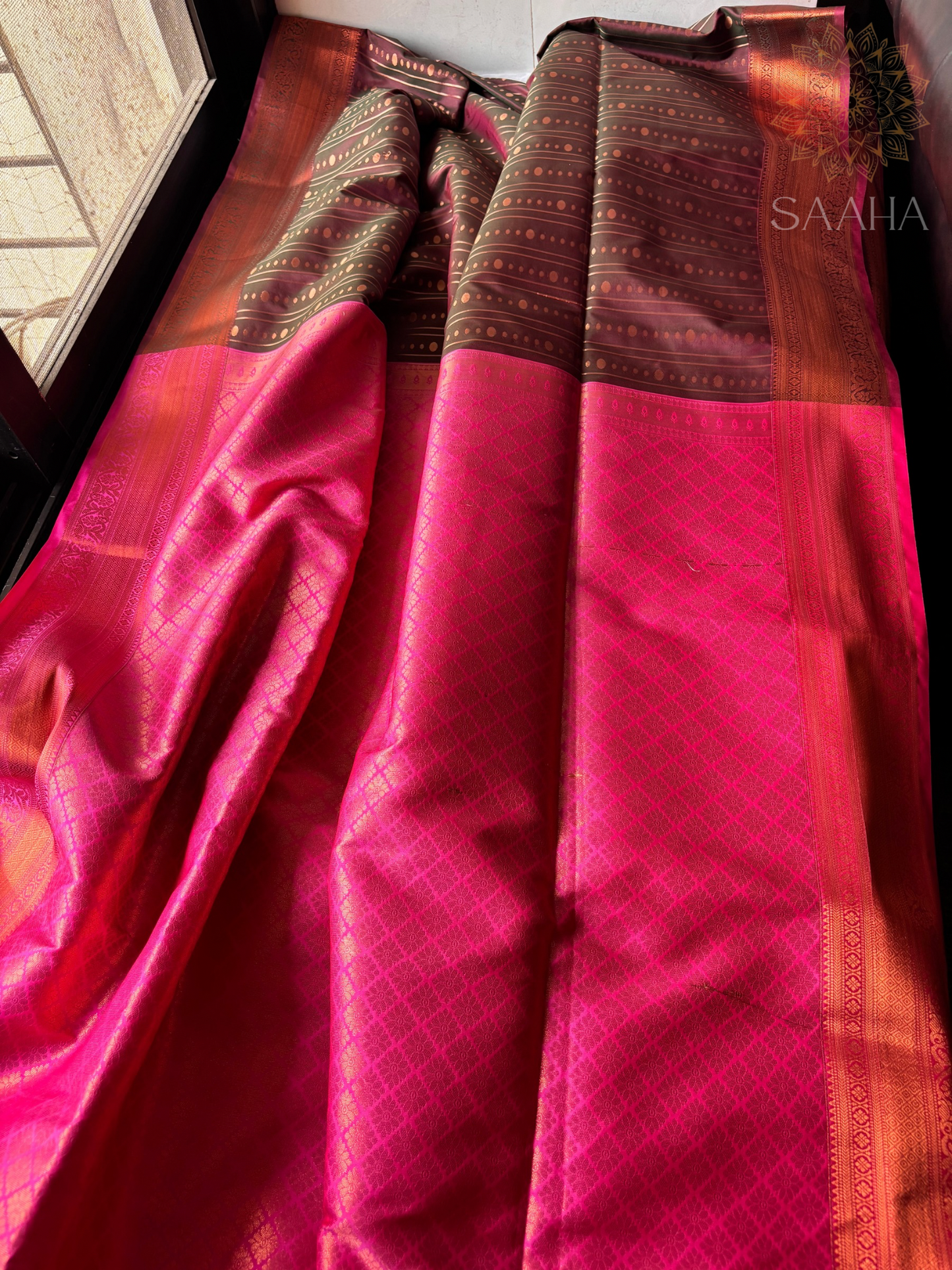 Golden Dusk_Handwoven Kanjeevaram Semi Silk Saree