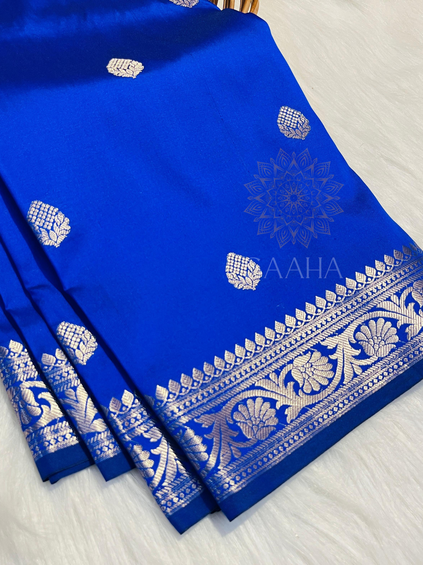 Sapphire Grandeur_Banarasi Silk Saree