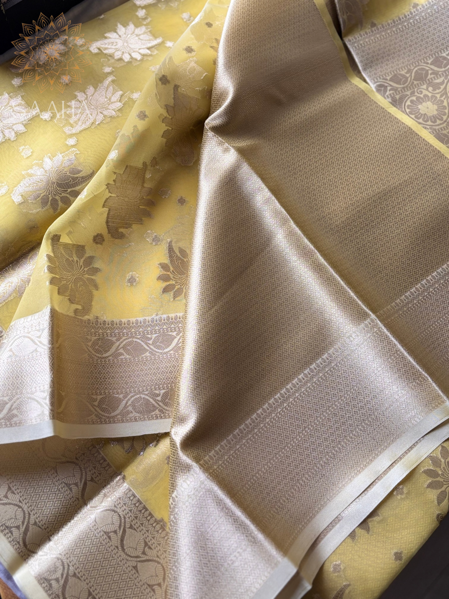 Golden Bloom_Handwoven Semi Organza Saree