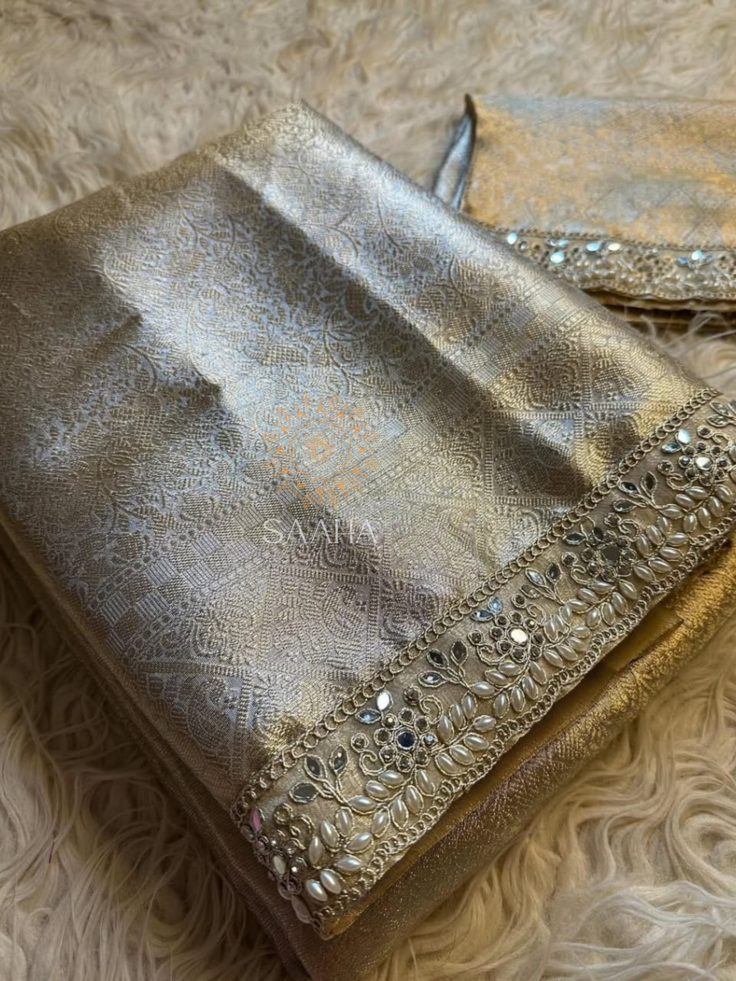 Chandni Chic_Silver Kanjeevaram Tissue Silk Saree