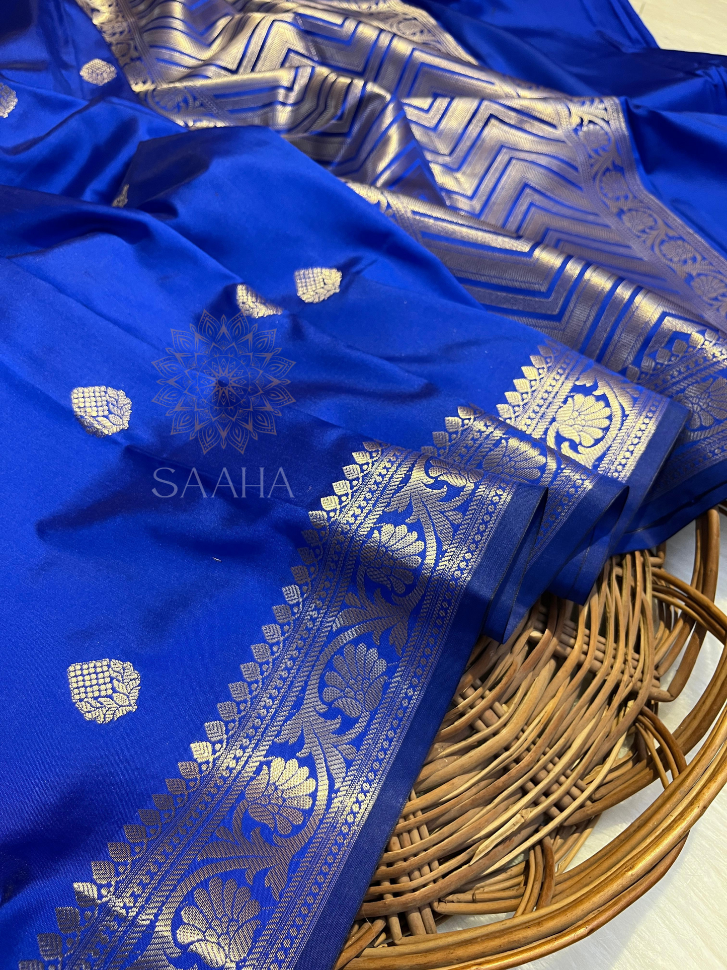Sapphire Grandeur_Banarasi Silk Saree