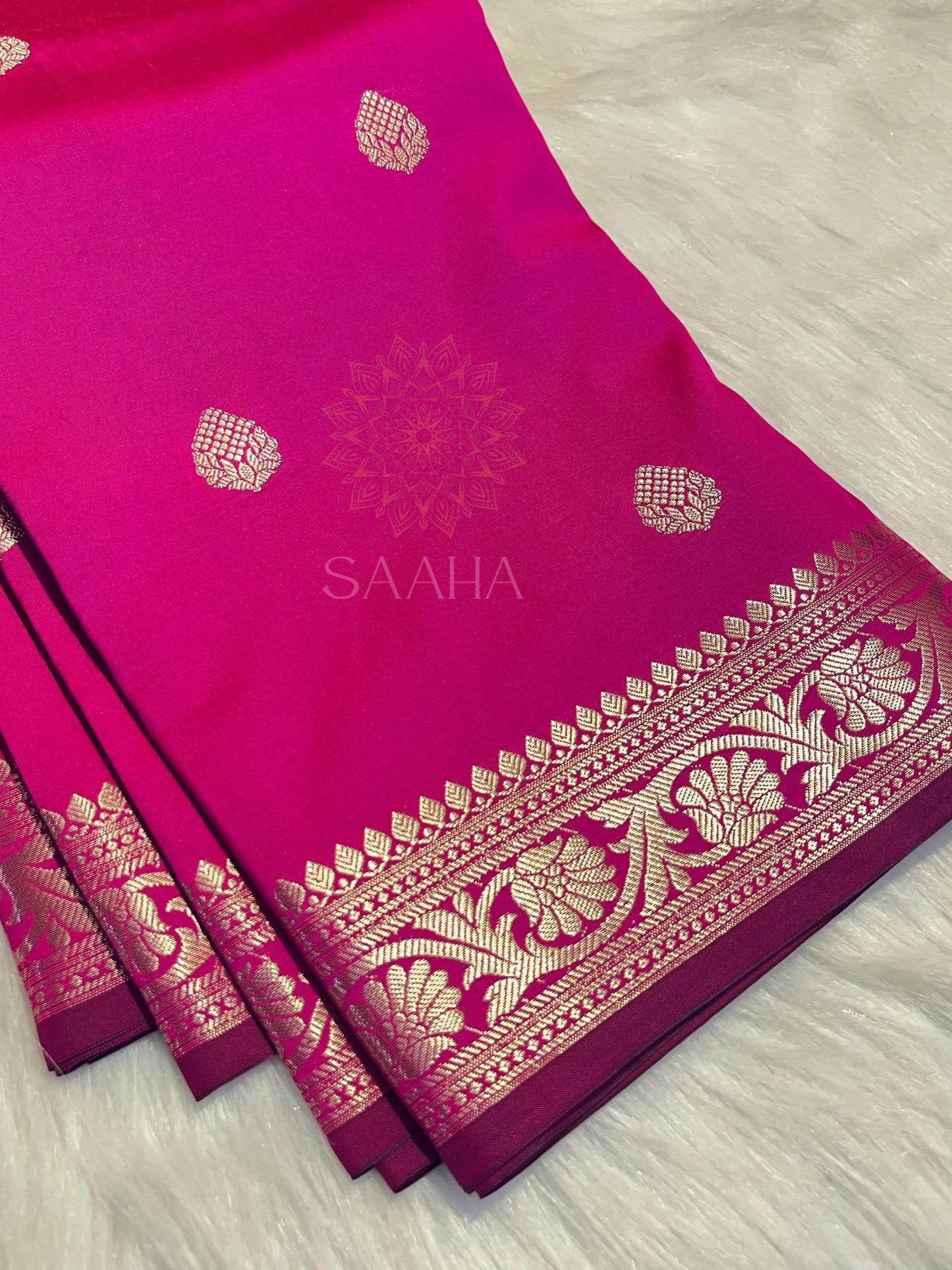 Gulabi Glaze_Banarasi Silk Saree