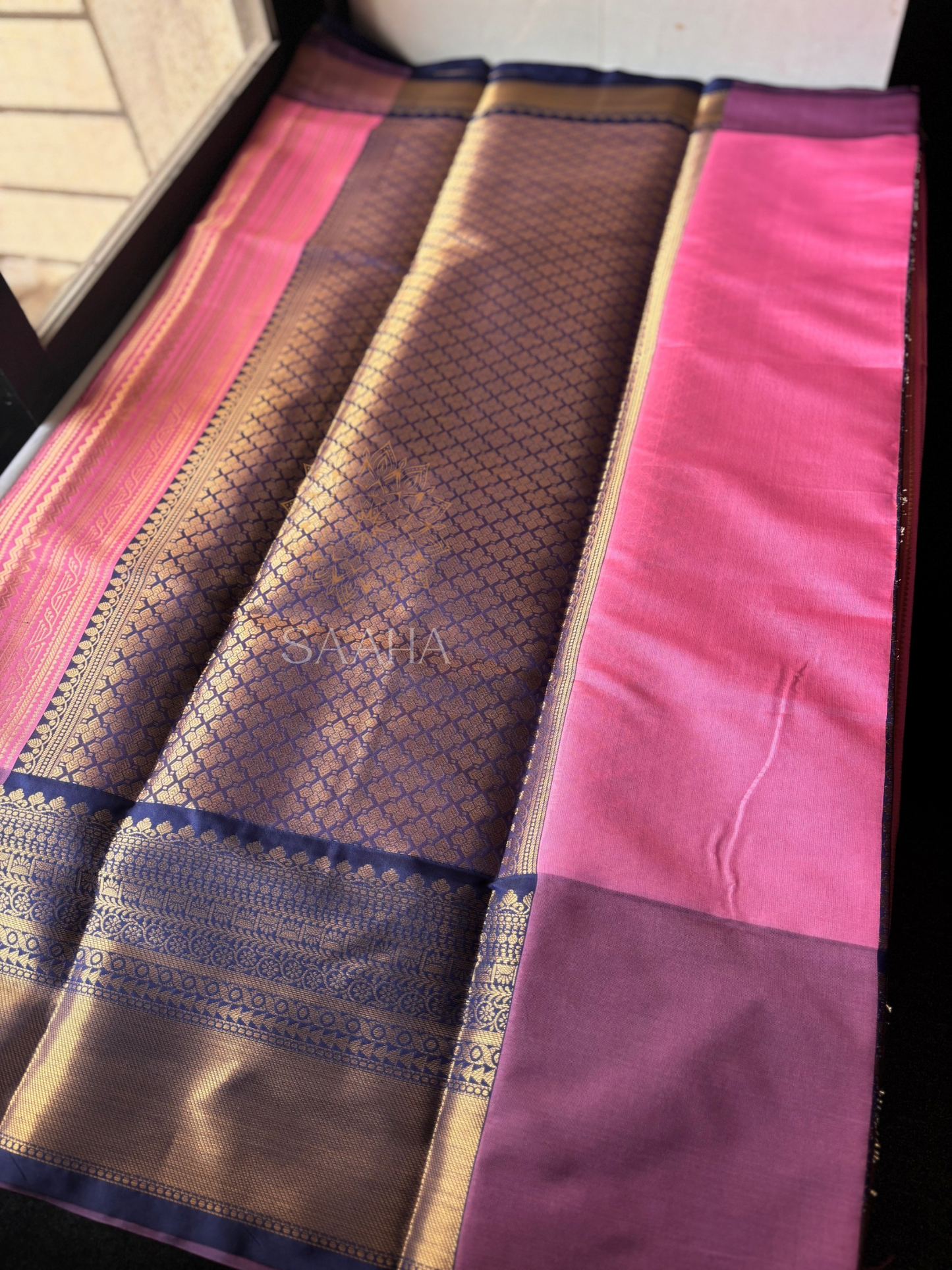 Pink Majesty_Kanjeevaram Tissue Semi Silk Saree