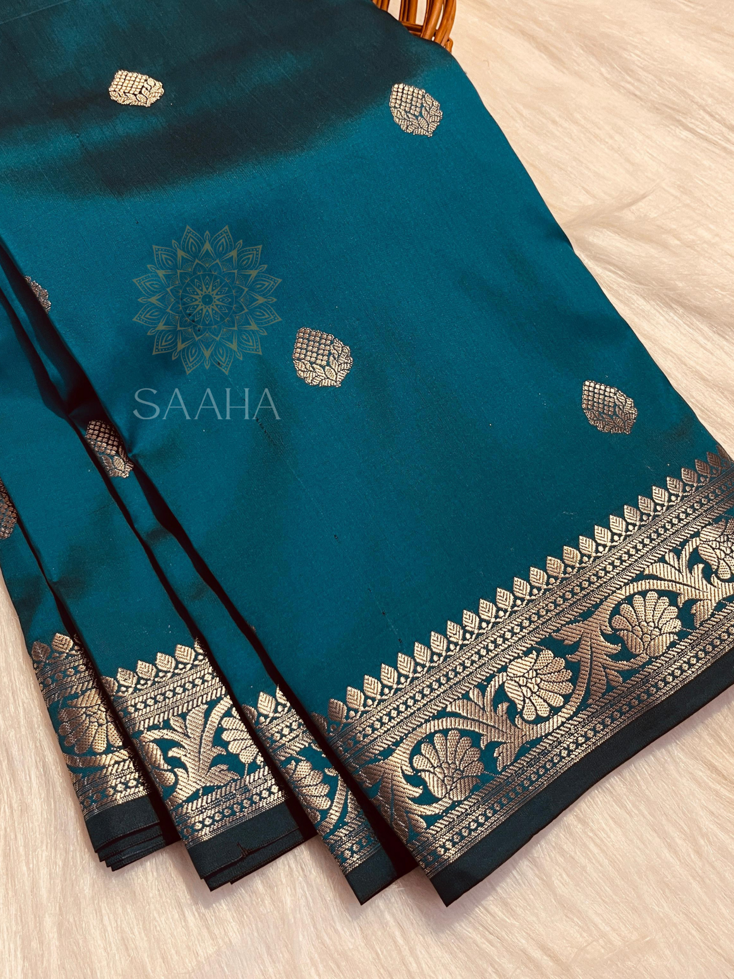 Mayuri Tarang_Banarasi Silk Saree