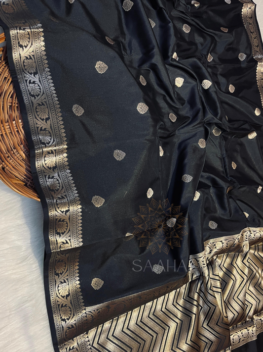 Midnight Aura_Banarasi Silk Saree
