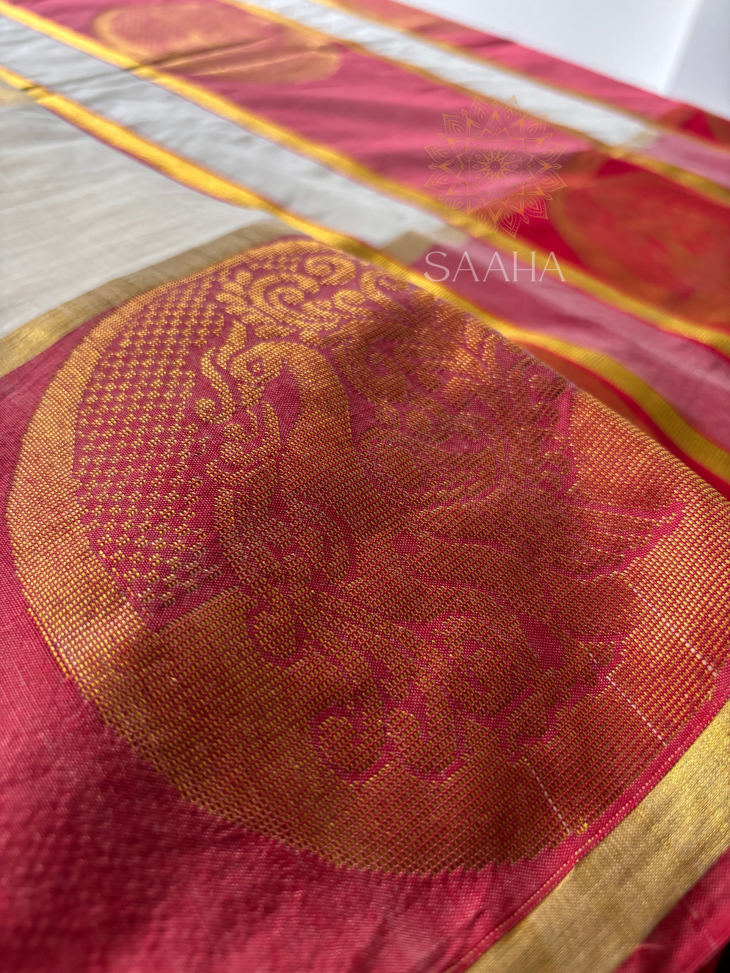 Pavizhamalli_Kerala Kasavu Saree in Handloom Cotton
