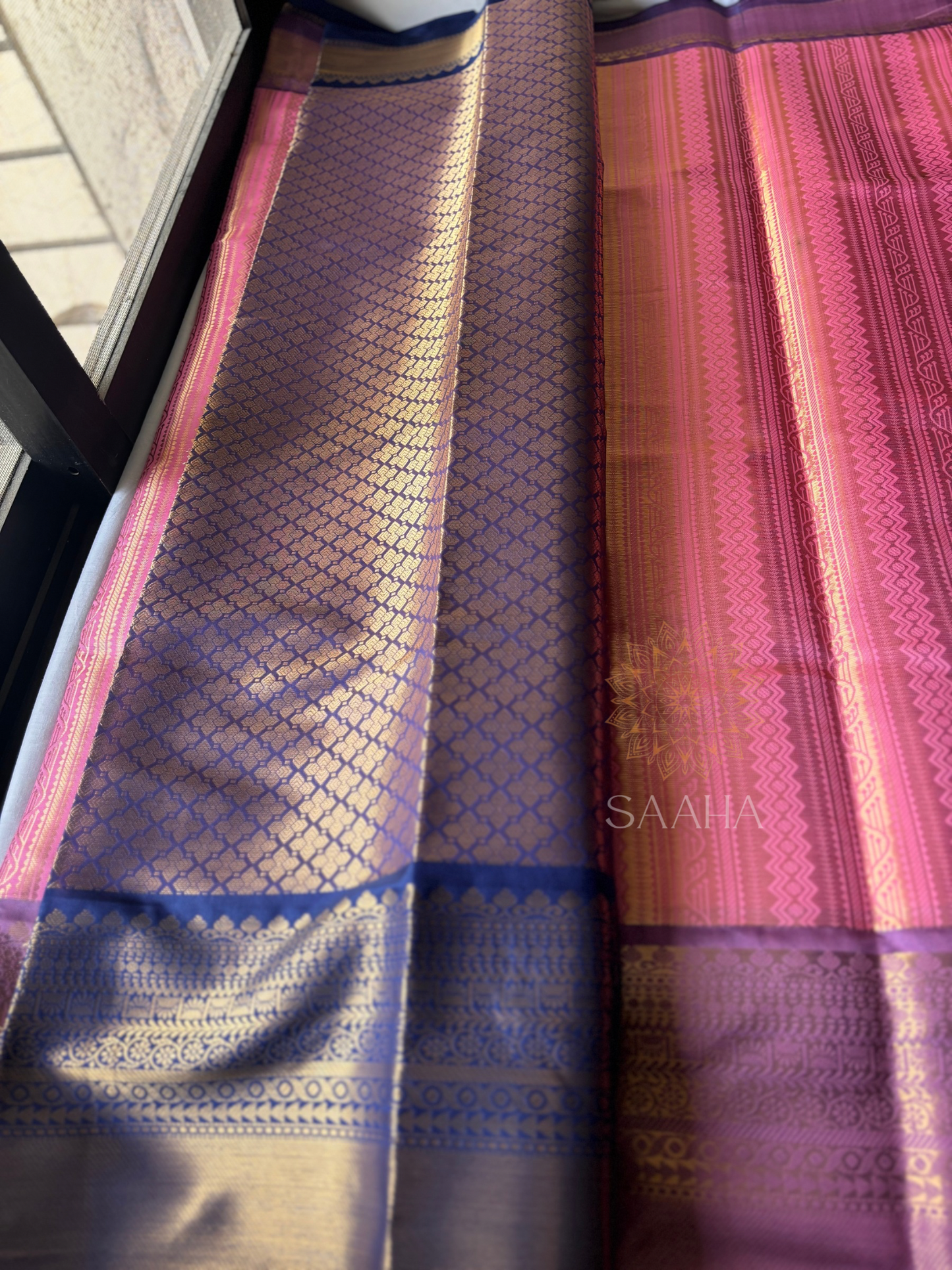 Pink Majesty_Kanjeevaram Tissue Semi Silk Saree