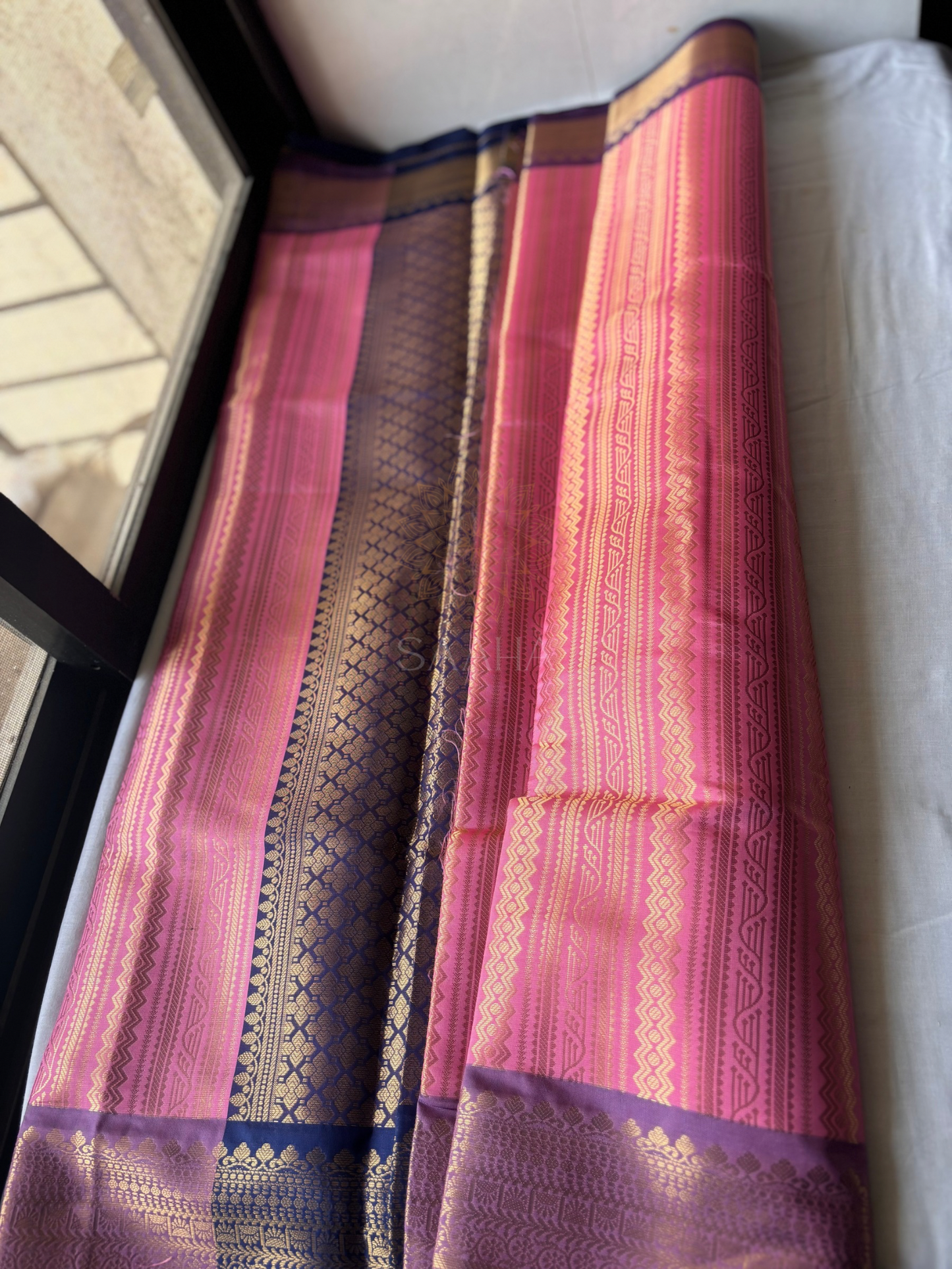 Pink Majesty_Kanjeevaram Tissue Semi Silk Saree